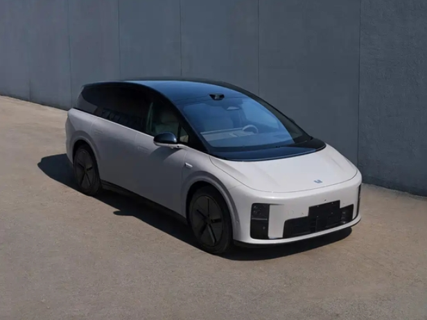 Li Auto to Launch First All-Electric Six-Seat SUV on July 29