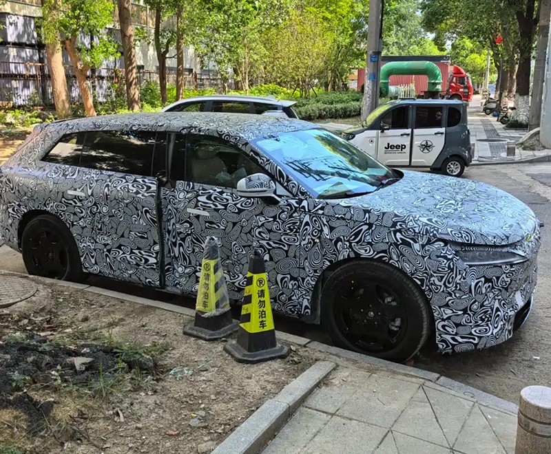 Zhijie Unveils New Large SUV Test Spy Photos, Possibly Named Zhijie R9