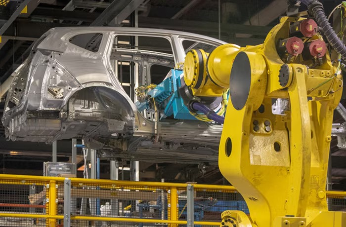 North American Electric Vehicle Production Projects Face Setbacks Amid Government Changes and Declining Demand