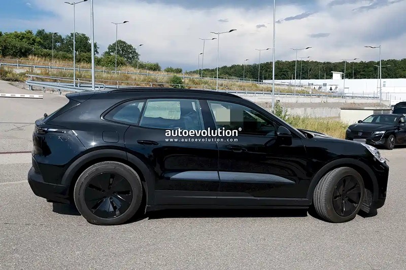 Spy Shots of Electric Porsche Cayenne Interior Revealed