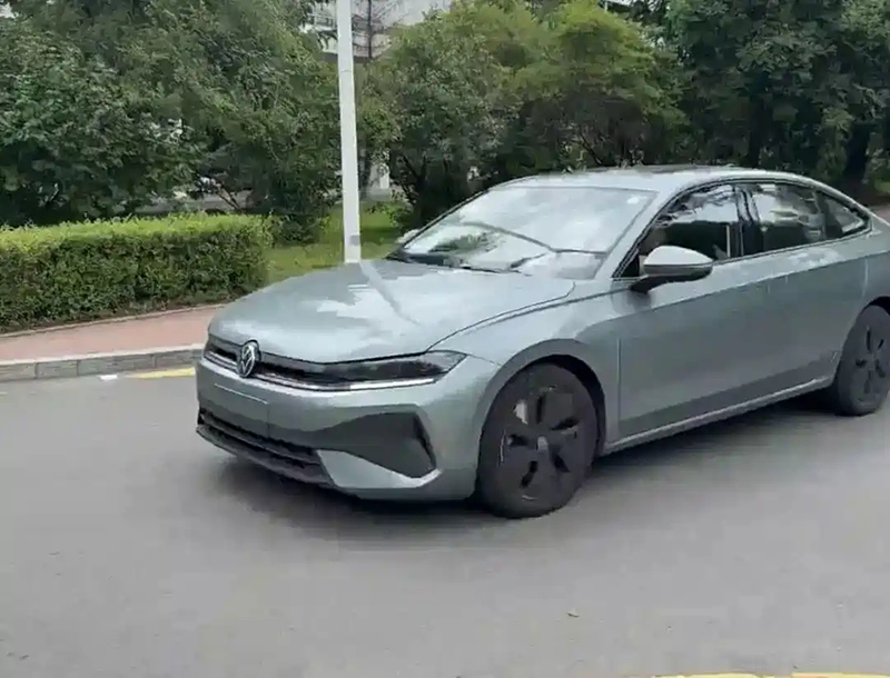 FAW-Volkswagen Sagitar L Real Car Images Exposed, Expected to Launch in Q3