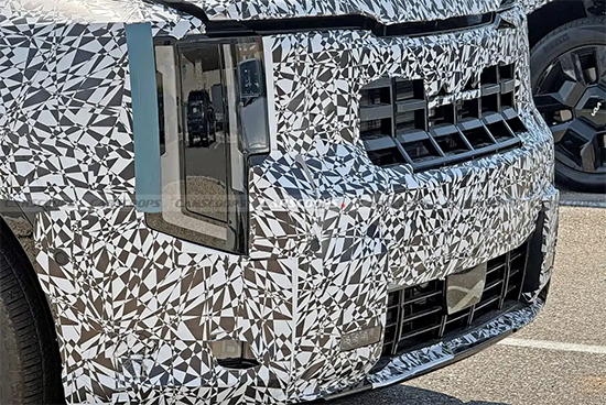 New Kia Telluride Spy Photos Surface, Large SUV with Fuel and Hybrid Options
