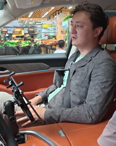 Yuanrong Qixing Develops VLA Model for Intelligent Driving Adventures