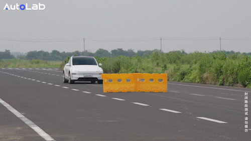 AI Era: Data Becomes Key Differentiator for Intelligent Driving Systems