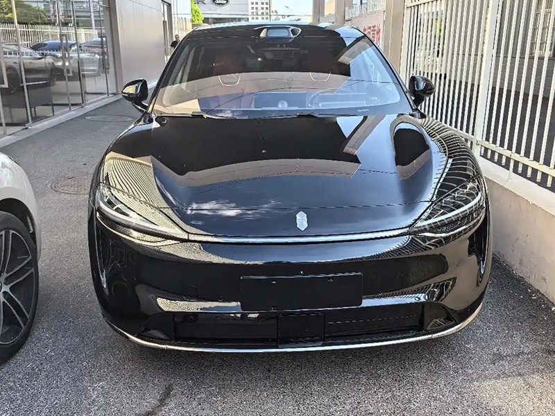 New Uncamouflaged Spy Photos of the Zhijie R7 Revealed with New Brand Logo