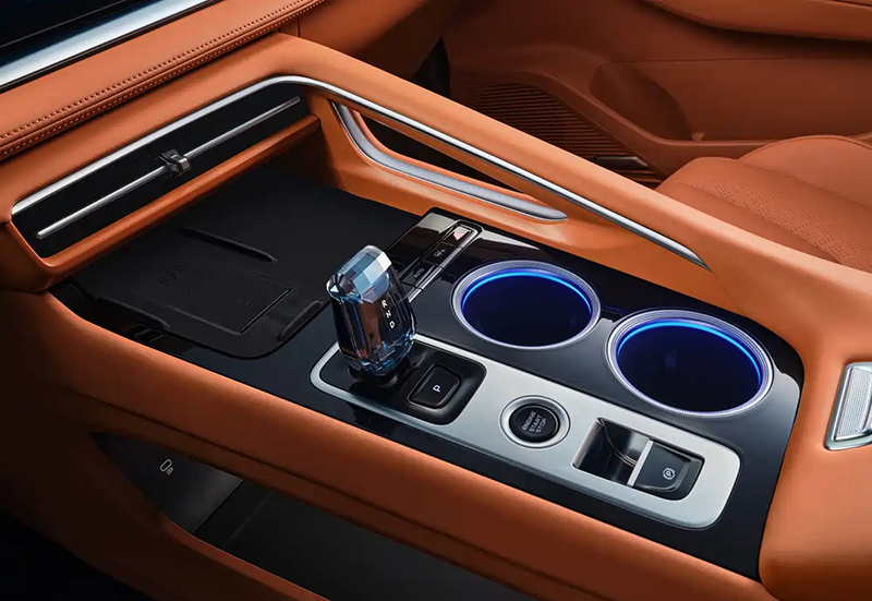 Geely Unveils Official Images of New Boyue, Set to Launch in August
