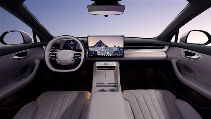 Roewe M7 DMH Debuts as First Mass-Produced Model by Former Rolls-Royce Designer