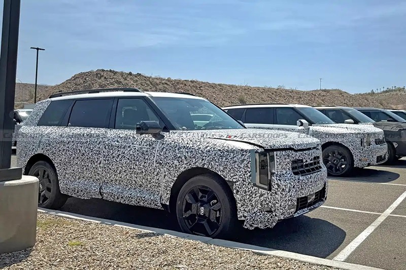 Kia Telluride Test Spy Photos Revealed, Offering Gasoline and Hybrid Options