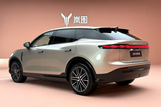 New Lantu Zhiyin SUV Officially Unveiled with Advanced Features