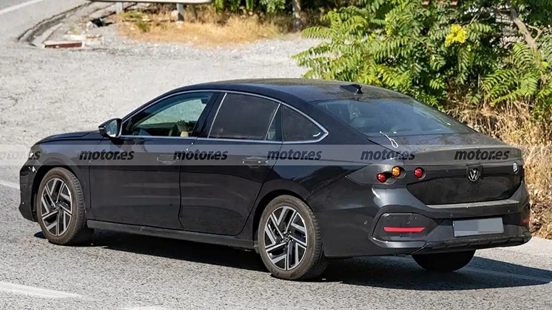 New Volkswagen Magotan Plug-in Hybrid Spy Photos Revealed