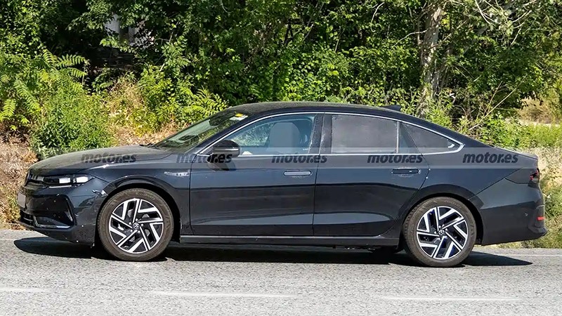 New Volkswagen Magotan Plug-in Hybrid Spy Photos Revealed