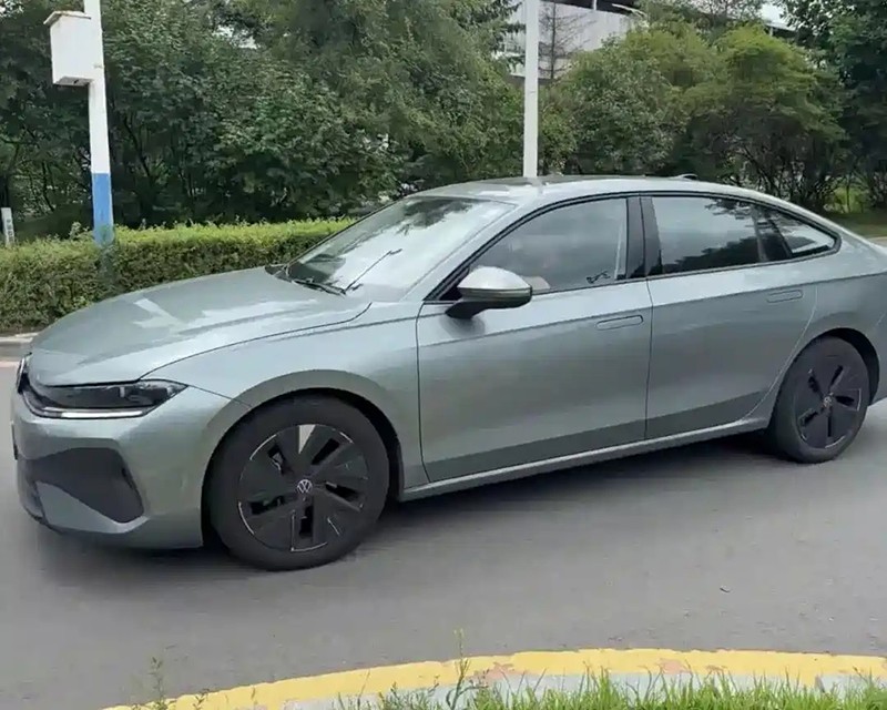 FAW-Volkswagen Sagitar L Real Car Images Exposed, Expected to Launch in Q3