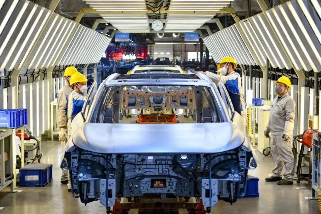Xiaomi's Second Electric Car Launch: A Dramatic Showdown with Apple