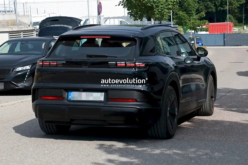 Spy Shots of Electric Porsche Cayenne Interior Revealed