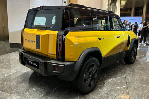 Chery Unveils New Compact SUV Fengyun X3L with Extended Range Powertrain