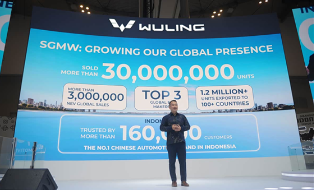 Wuling Unveils New MPV Cortez DARION at Indonesian International Auto Show